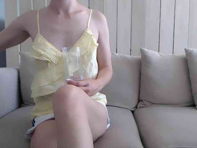 Shy-SweetGirl webcam