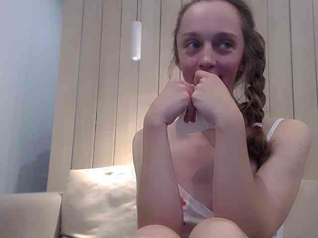 Shy-SweetGirl webcam