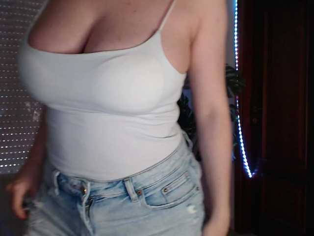 Alina-Lovely's BongaCams show and profile