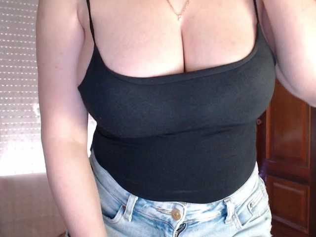 Alina-Lovely's BongaCams show and profile