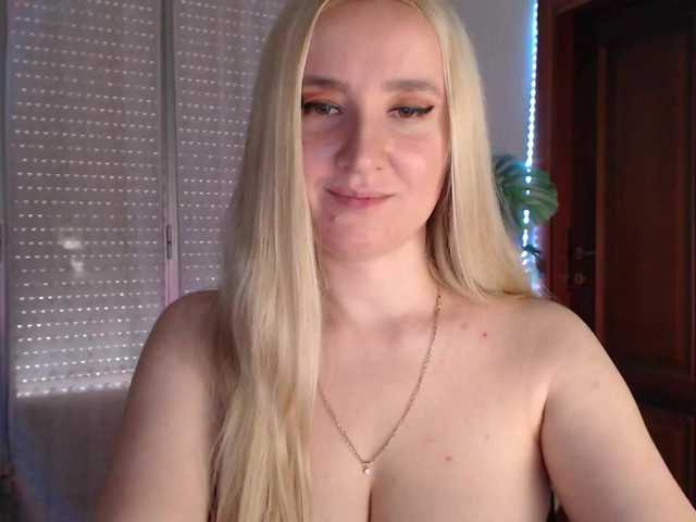 Alina-Lovely live cam