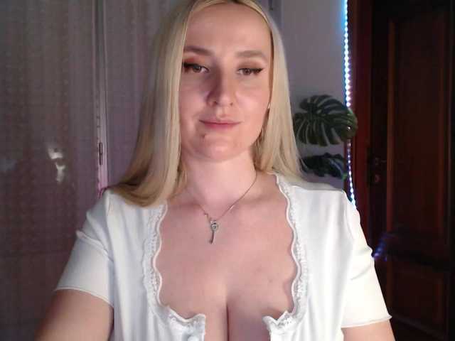 Alina-Lovely's BongaCams show and profile