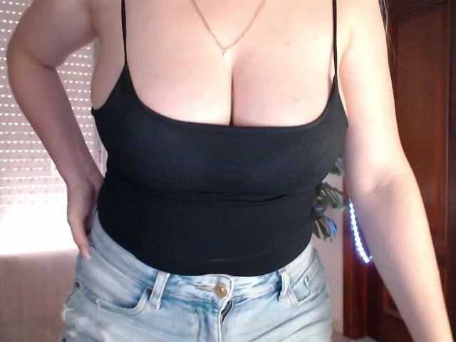 Alina-Lovely's BongaCams show and profile