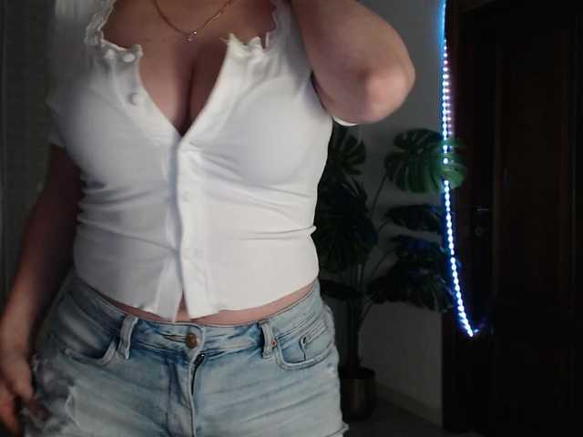 Alina-Lovely live cam