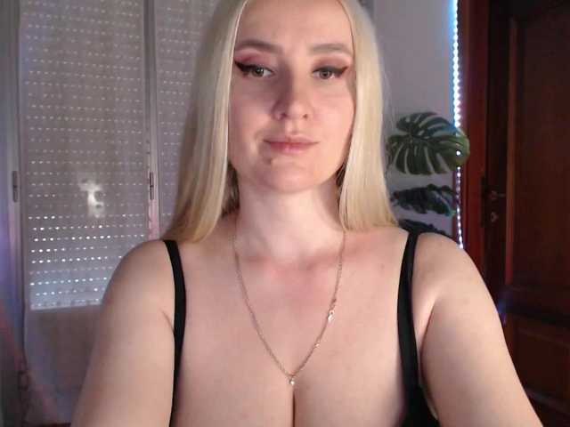 Alina-Lovely's BongaCams show and profile