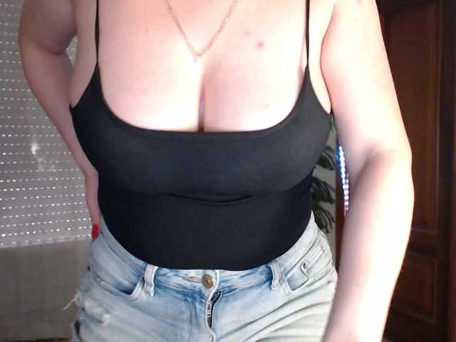 Alina-Lovely's BongaCams show and profile