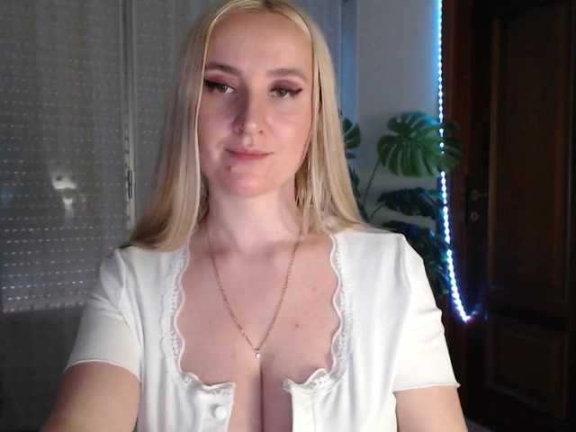 Alina-Lovely's BongaCams show and profile
