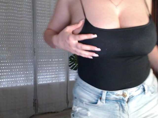 Alina-Lovely's BongaCams show and profile