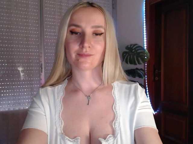 Alina-Lovely's BongaCams show and profile