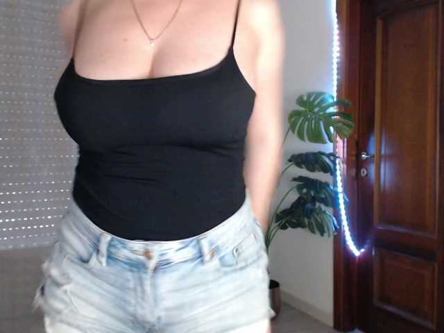 Alina-Lovely webcam