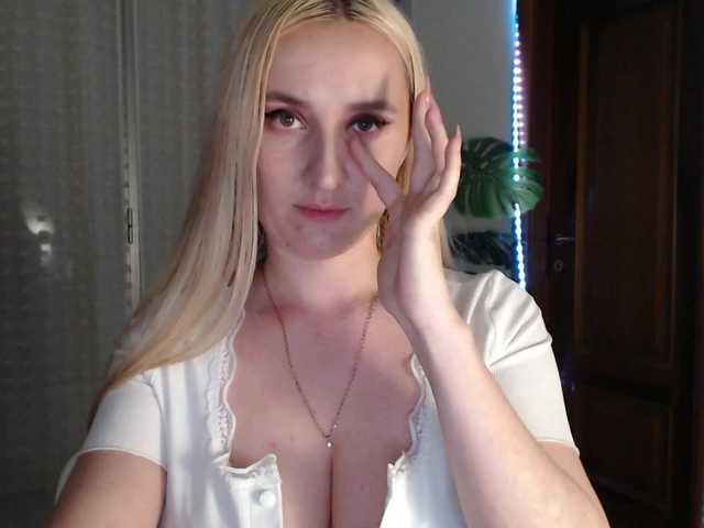Alina-Lovely's BongaCams show and profile
