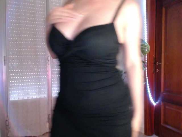 Alina-Lovely's BongaCams show and profile