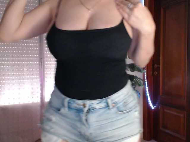 Alina-Lovely's BongaCams show and profile