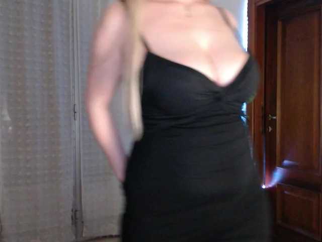 Alina-Lovely's BongaCams show and profile