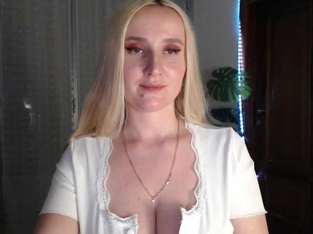 Alina-Lovely's BongaCams show and profile