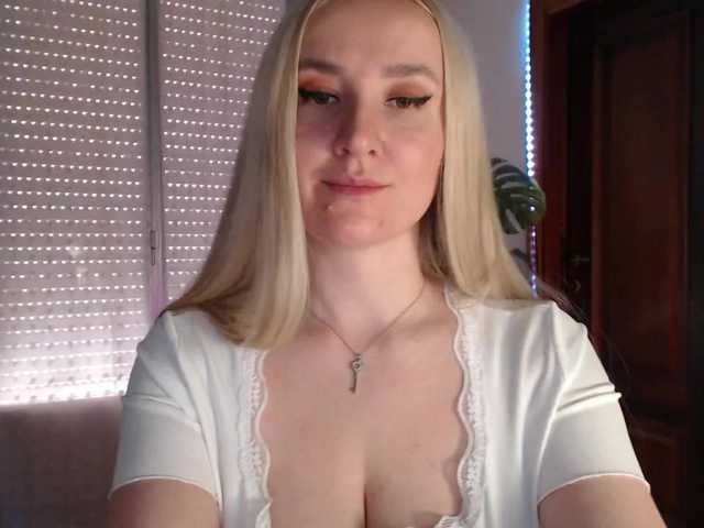 Alina-Lovely webcam