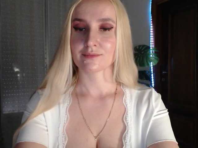 Alina-Lovely's BongaCams show and profile