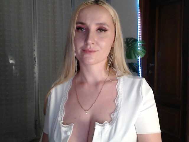 Alina-Lovely's BongaCams show and profile