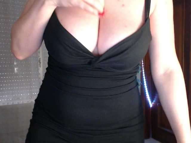 Alina-Lovely's BongaCams show and profile