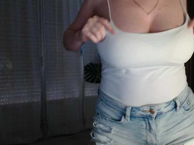 Alina-Lovely from BongaCams