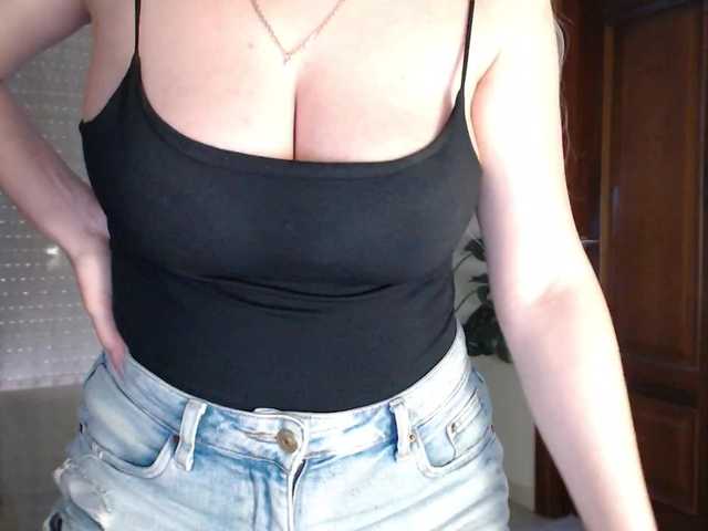 Alina-Lovely's BongaCams show and profile