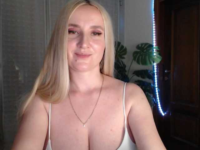 Alina-Lovely's BongaCams show and profile
