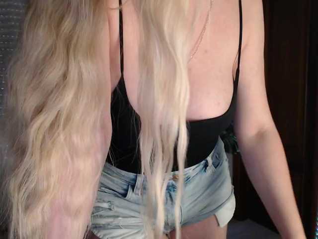 Alina-Lovely's BongaCams show and profile