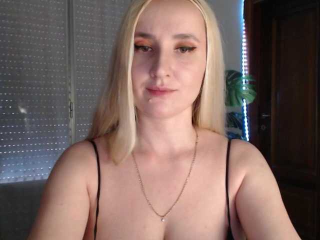 Alina-Lovely's BongaCams show and profile