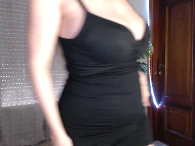 Alina-Lovely's BongaCams show and profile