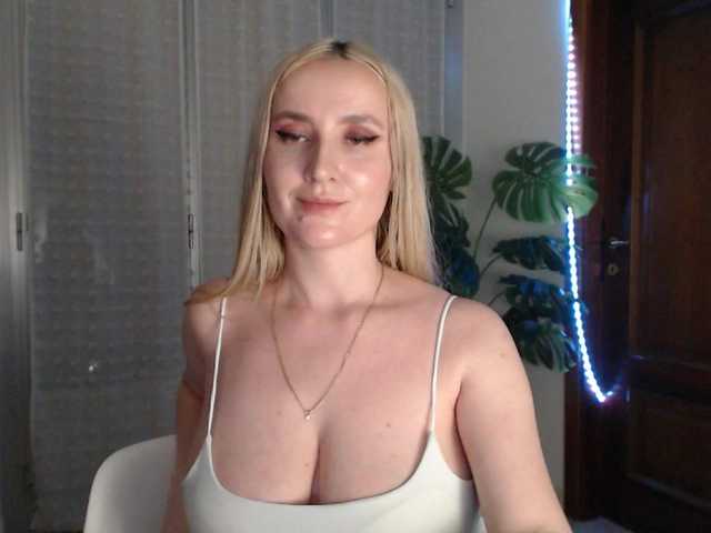 Alina-Lovely webcam