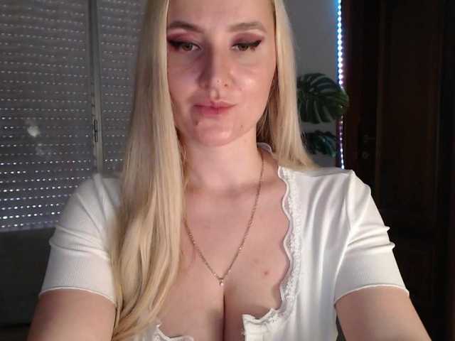Alina-Lovely's BongaCams show and profile