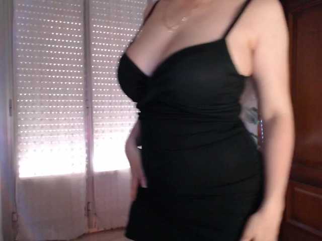 Alina-Lovely's BongaCams show and profile