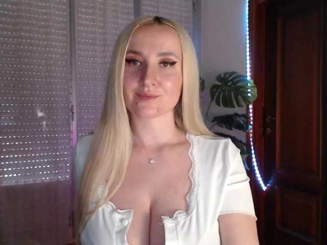 Alina-Lovely webcam