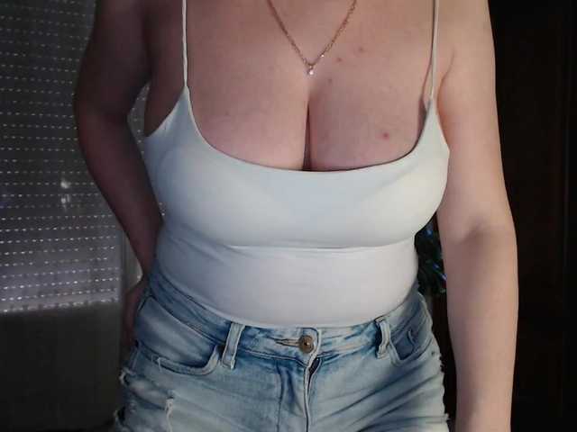 Alina-Lovely from BongaCams