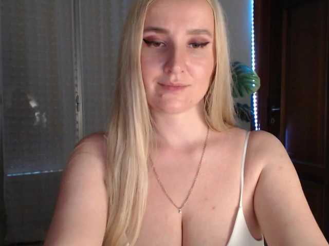 Alina-Lovely's BongaCams show and profile