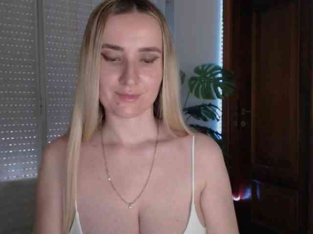 Alina-Lovely webcam