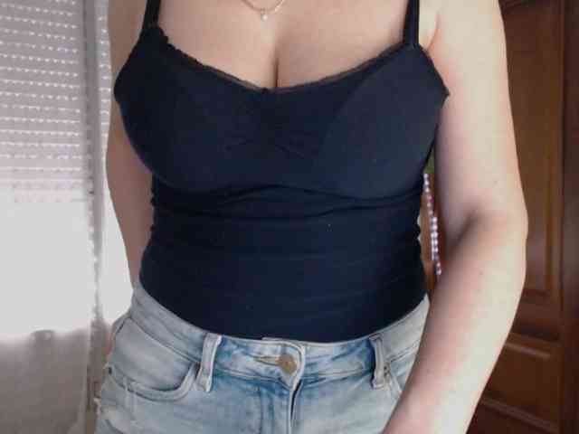 Alina-Lovely webcam