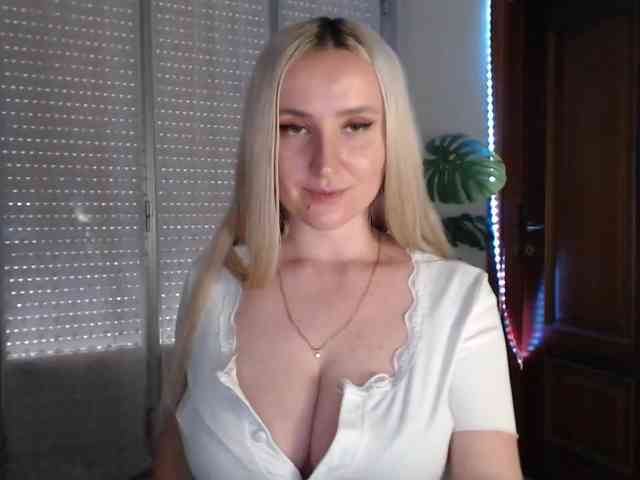 Alina-Lovely webcam