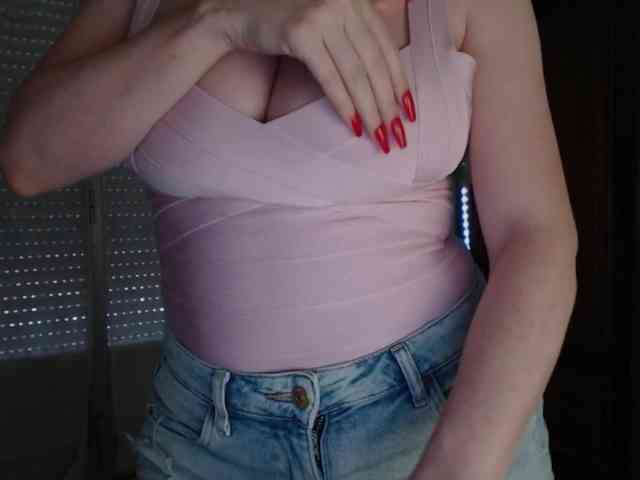 Alina-Lovely webcam