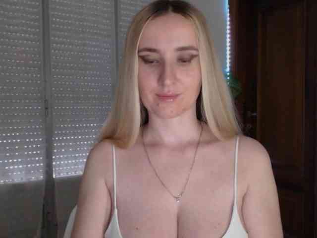 Alina-Lovely webcam