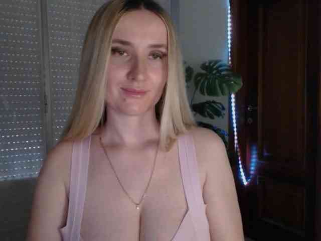 Alina-Lovely webcam