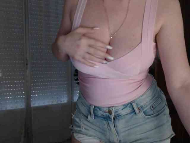 Alina-Lovely webcam