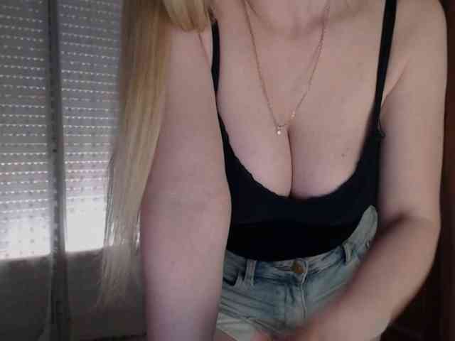 Alina-Lovely webcam
