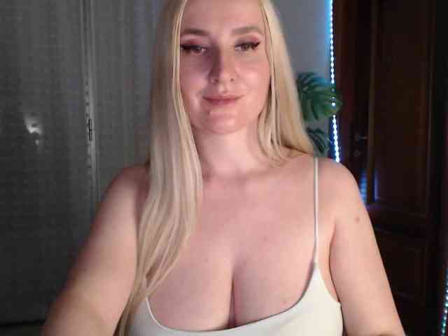 Alina-Lovely webcam