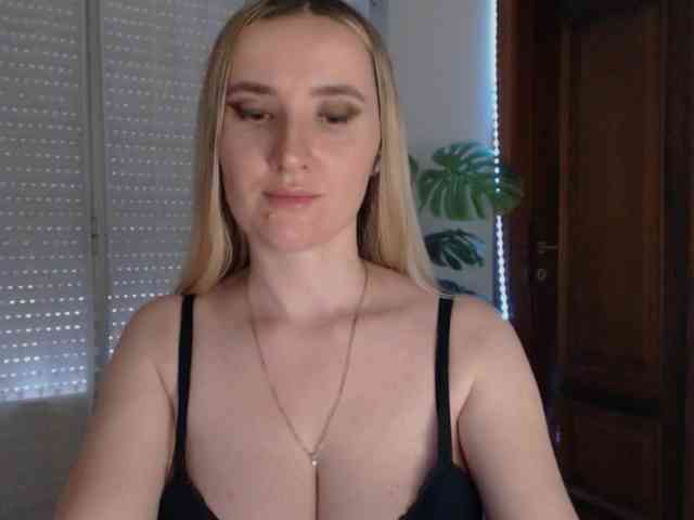 Alina-Lovely webcam