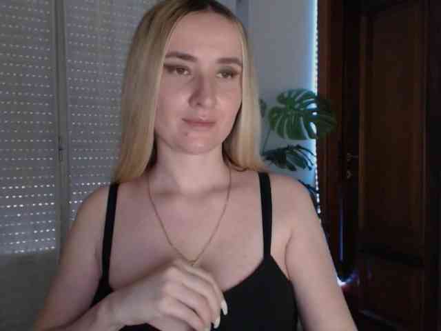 Alina-Lovely webcam