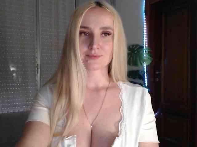 Alina-Lovely Live Webcam on BongaCams
