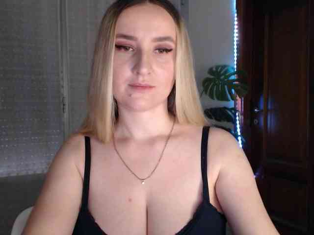 Alina-Lovely webcam