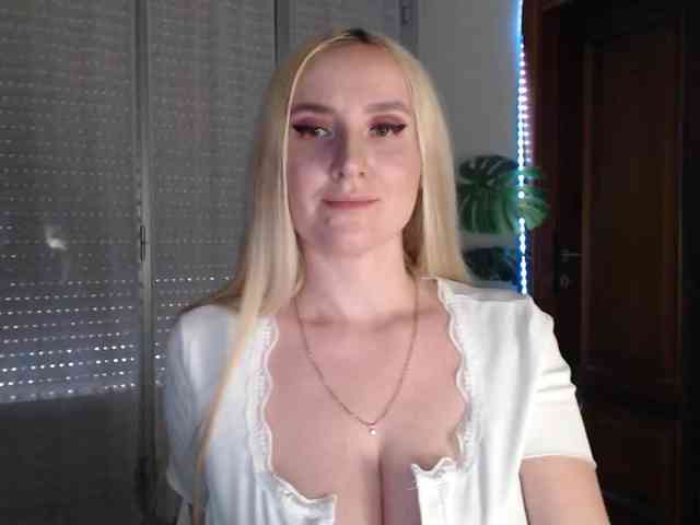 Alina-Lovely webcam
