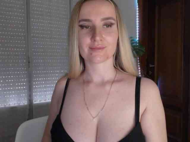Alina-Lovely webcam
